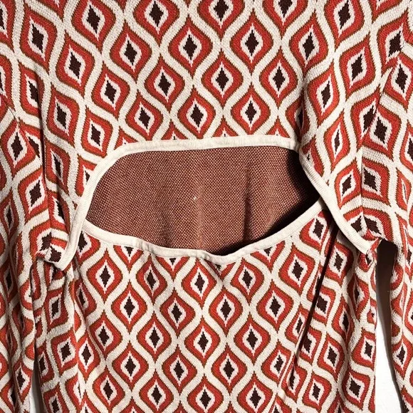 Lulu's Promising Style Taupe Multi Geo Print Cutout Sweater Top Large - Picture 8 of 14